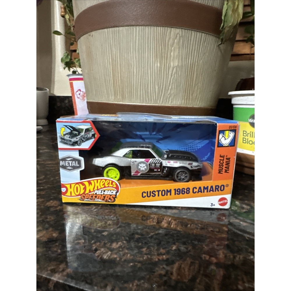 Hot Wheels Pull Back Speeders Custom 1968 Camaro Muscle Mania Silver NIB HPR70